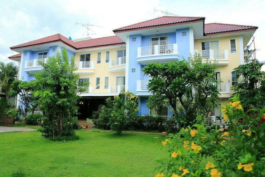 Rungnatee Place & Boutique Hotel Бурирам Екстериор снимка